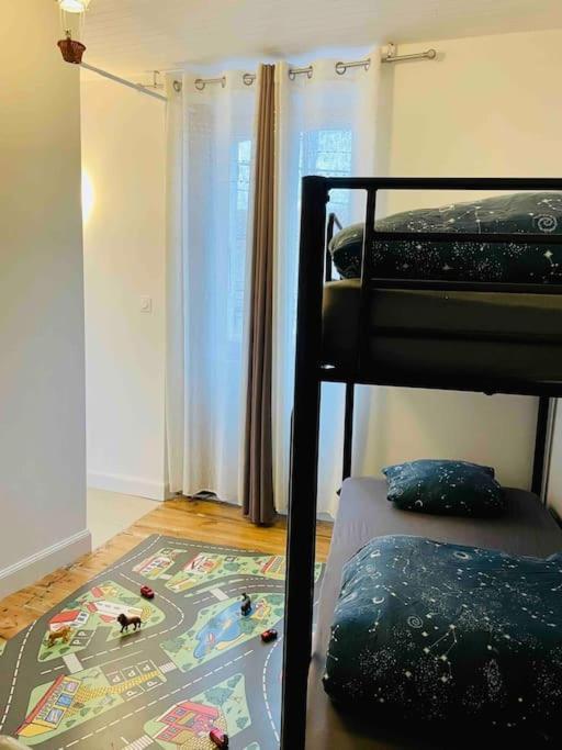 Agreable Maison De Village Avec Balcon Roiffieux Zewnętrze zdjęcie