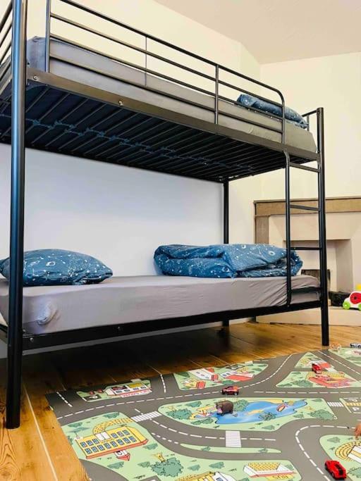 Agreable Maison De Village Avec Balcon Roiffieux Zewnętrze zdjęcie